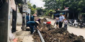 Công ty CP Nước sạch Quảng Ninh khẩn trương đầu tư tuyến ống truyền dẫn nước sạch cho người dân tại xã Liên Vị, thị xã Quảng Yên