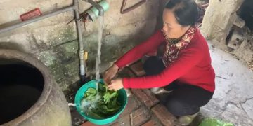 Xí nghiệp nước Vân Đồn: Lắp đặt miễn phí đường ống cấp nước sạch cho hộ nghèo, cận nghèo.