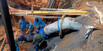 Hoàn thành khắc phục sự cố Thay thế tuyến ống D560 từ siêu thị Go (Big C) đến đầu phố Núi Hạm, TP Hạ Long.